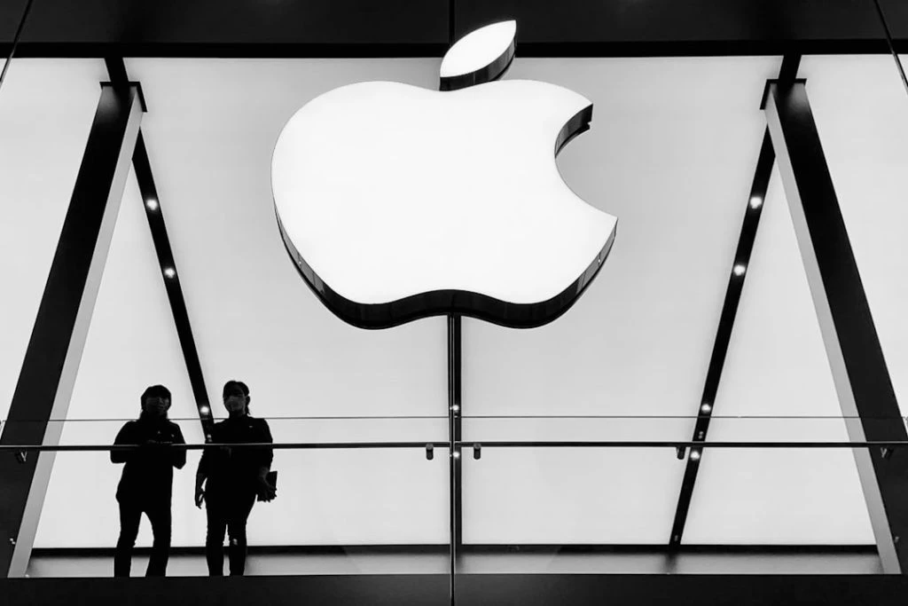 Apple відмовилася від культових функцій: що назавжди зникло з iPhone і Mac