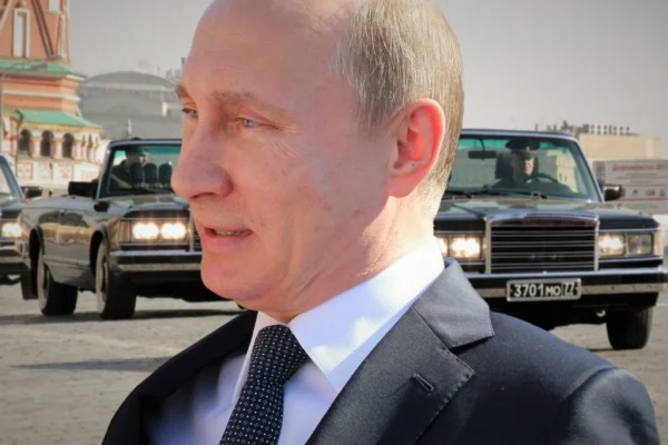 Парад скасували, субмарину намалювали: як Путін відзначив День ВМФ