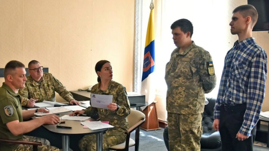 Військовий облік у 17 років без ТЦК: підліткам достатньо пройти онлайн-ідентифікацію
